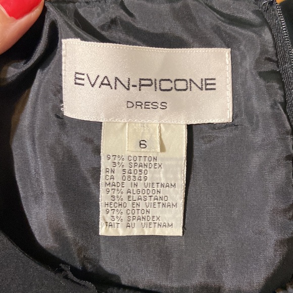 Evan-Picone Little Black Dresses. Size 6 - Picture 8 of 9